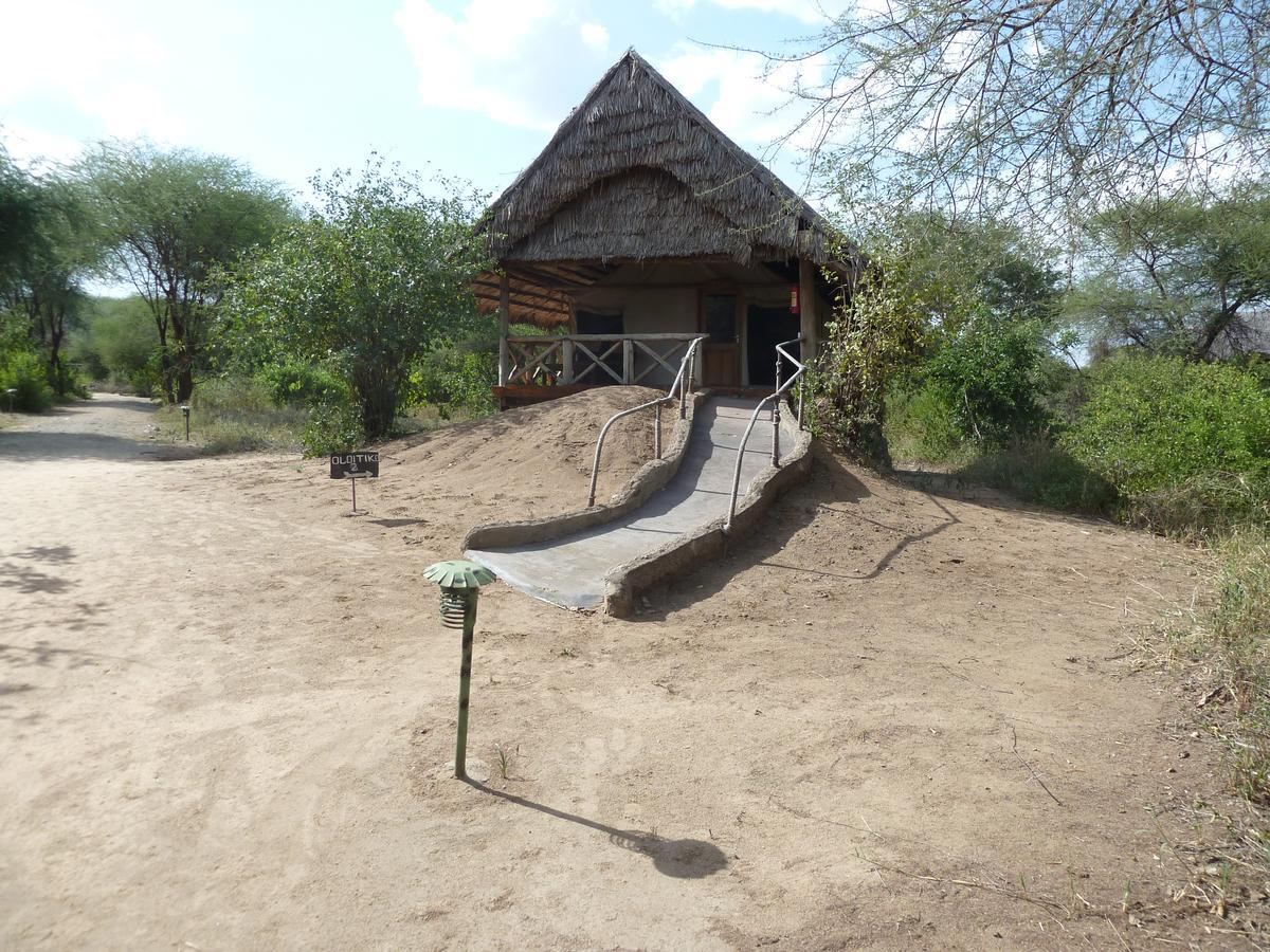 Roika Tarangire Tented Lodge Kwa Kuchinia Екстер'єр фото